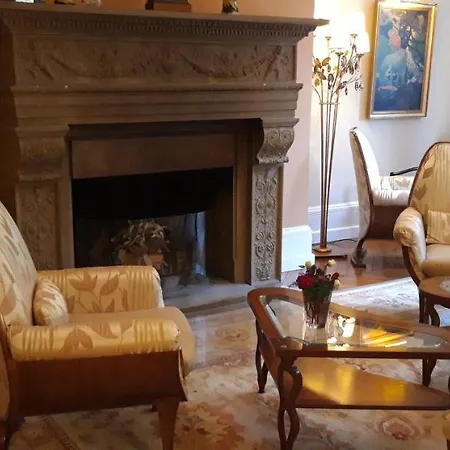 Hammerschmiede 4*