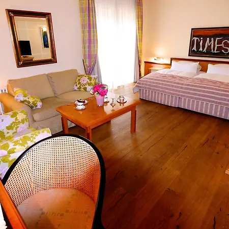 Hammerschmiede 4*